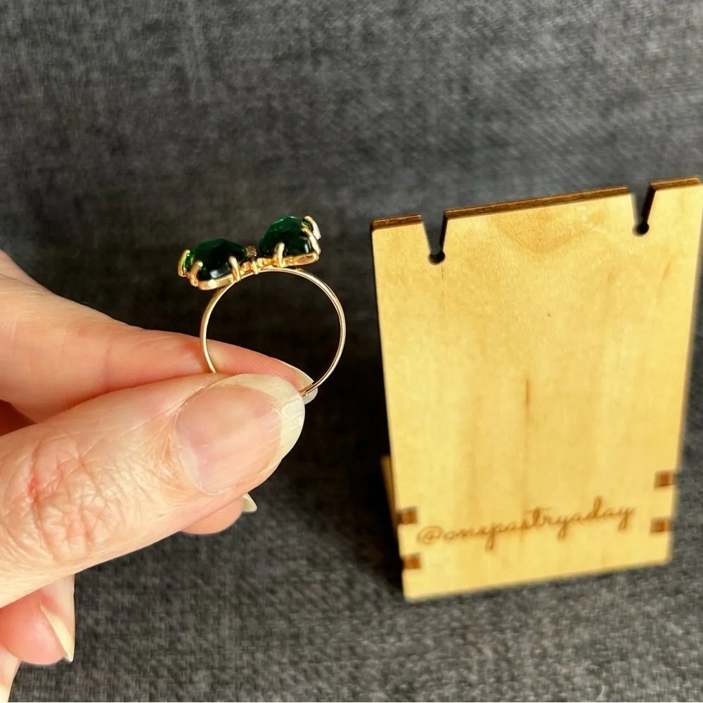 Pretty DARK EMERALD GREEN Butterfly Gemstone Fashion Ring, Gold, Adjustable